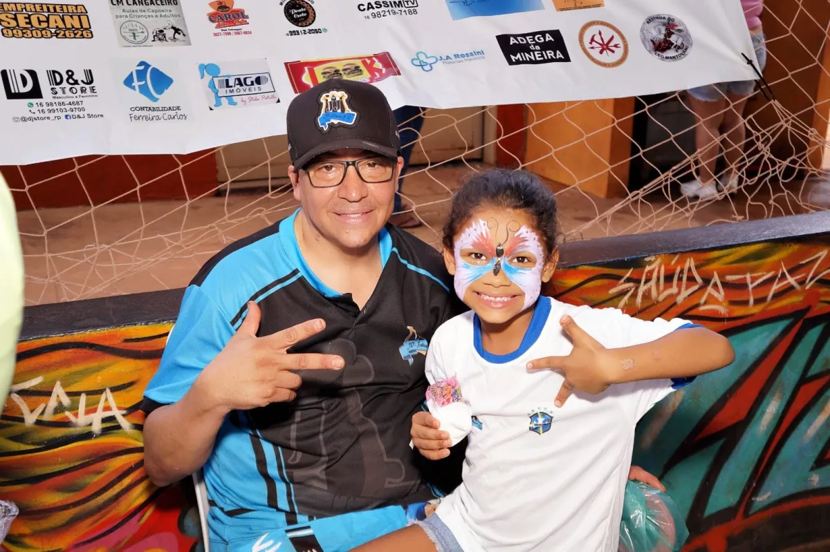 Ação social do Jardim Juliana FC com a criançada do bairro